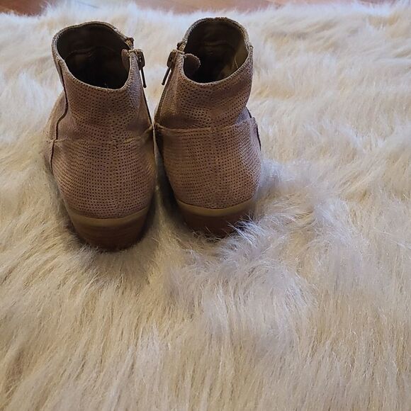 Steve‎ Madden womens tan suade ankle booties with zipper sides size 6 1/2 - Picture 4 of 9